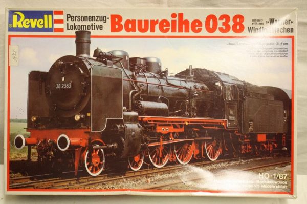 Personenzug Lokomotive 038